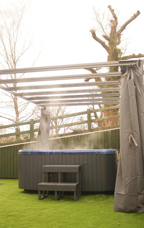 Caer Fedwen Barns Clwyd Cottage Two Bed, Barn Conversion With Private Hot Tub Bodfari Екстериор снимка